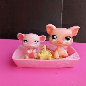 Littlest Pet Shop mouse & Pig Sandbox